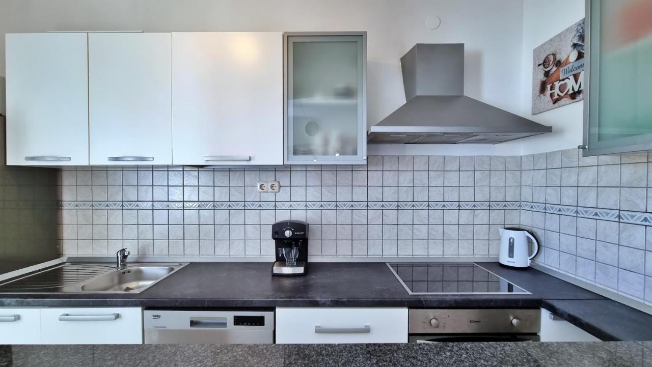 Apartments Slado Omiš Buitenkant foto