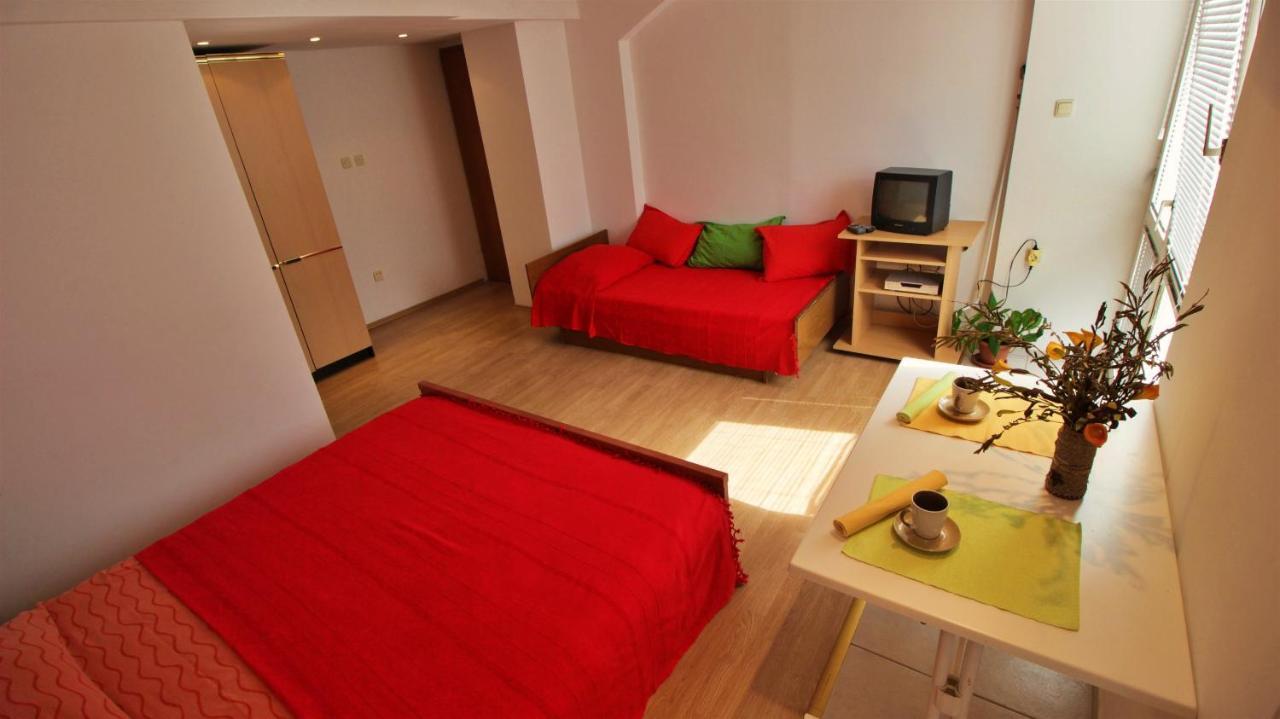 Apartments Slado Omiš Buitenkant foto